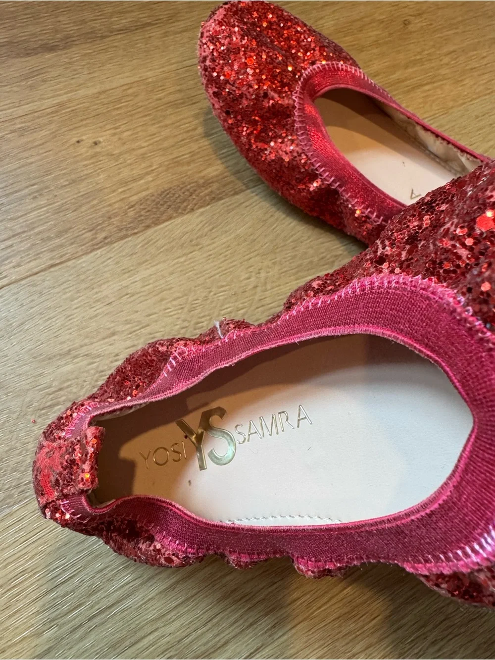 Youth girls Yosi Samra red glitter flats sz 4